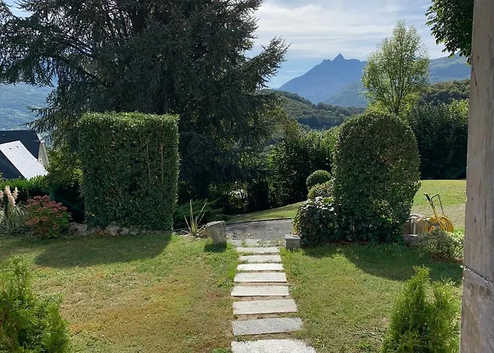 Le Belvedere * Salles (Hautes-Pyrenees)